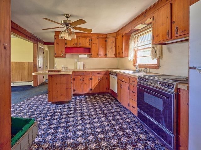 11 West St, Grafton, MA 01519