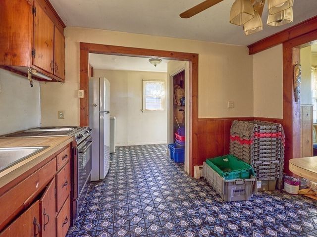 11 West St, Grafton, MA 01519