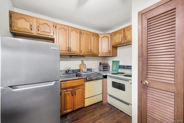 216 Oak Street, Massapequa Park, NY 11762