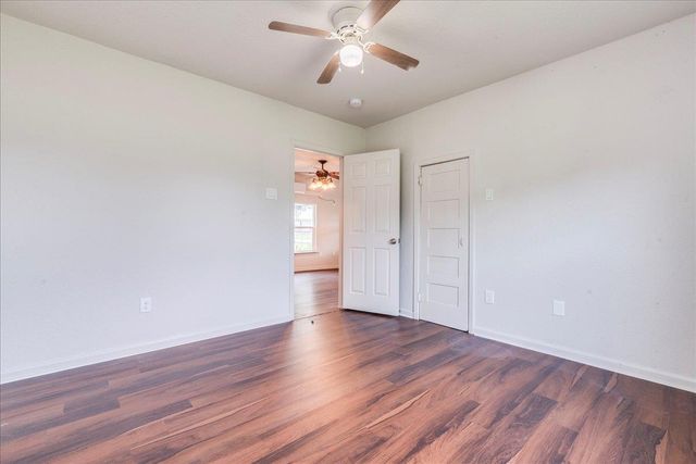 112 Gazley ST, Smithville, TX 78957