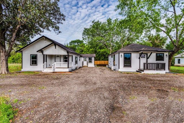112 Gazley ST, Smithville, TX 78957
