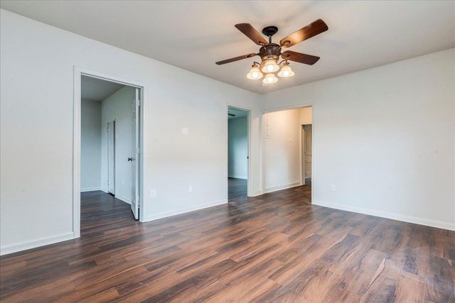 112 Gazley ST, Smithville, TX 78957