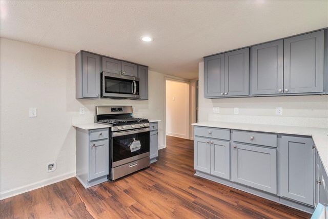 112 Gazley ST, Smithville, TX 78957