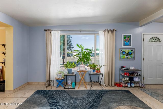 7102 E 33rd Place, Tucson, AZ 85710