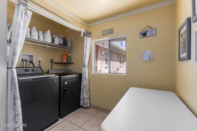 7102 E 33rd Place, Tucson, AZ 85710