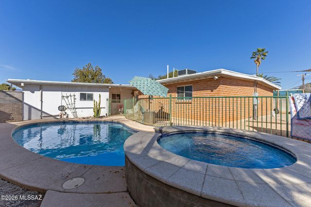 7102 E 33rd Place, Tucson, AZ 85710