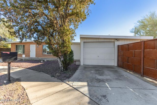 7102 E 33rd Place, Tucson, AZ 85710