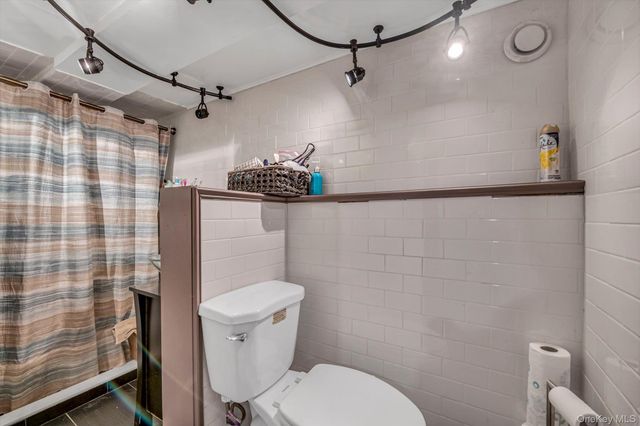 42-28 189th Street, Flushing, NY 11358