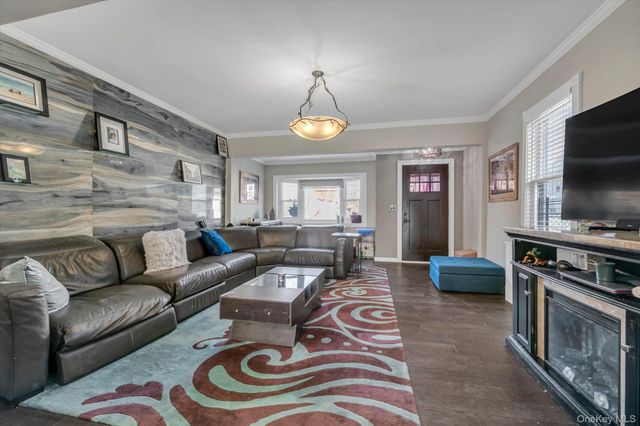 42-28 189th Street, Flushing, NY 11358