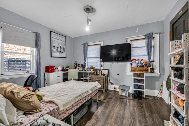 42-28 189th Street, Flushing, NY 11358