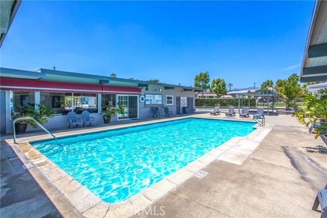 2755 W Arrow Hwy 95, La Verne, CA 91750