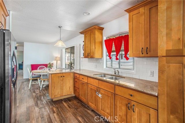 2755 W Arrow Hwy 95, La Verne, CA 91750