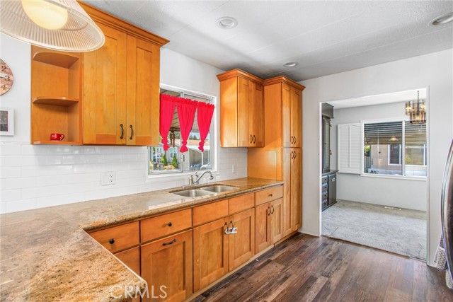 2755 W Arrow Hwy 95, La Verne, CA 91750