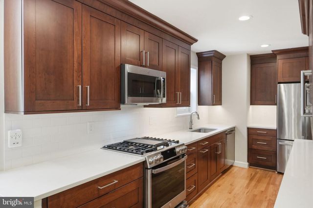 2351 N VERMONT ST N, Arlington, VA 22207