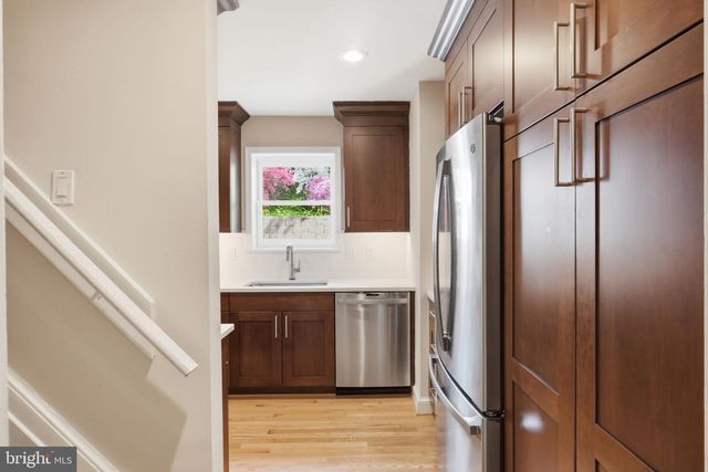 2351 N VERMONT ST N, Arlington, VA 22207