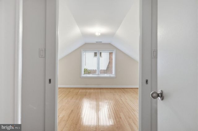 2351 N VERMONT ST N, Arlington, VA 22207