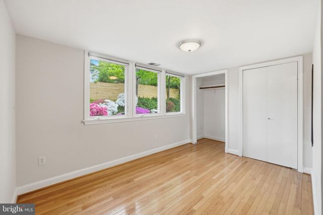 2351 N VERMONT ST N, Arlington, VA 22207