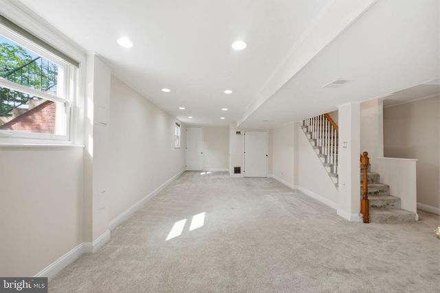 2351 N VERMONT ST N, Arlington, VA 22207
