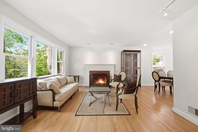 2351 N VERMONT ST N, Arlington, VA 22207