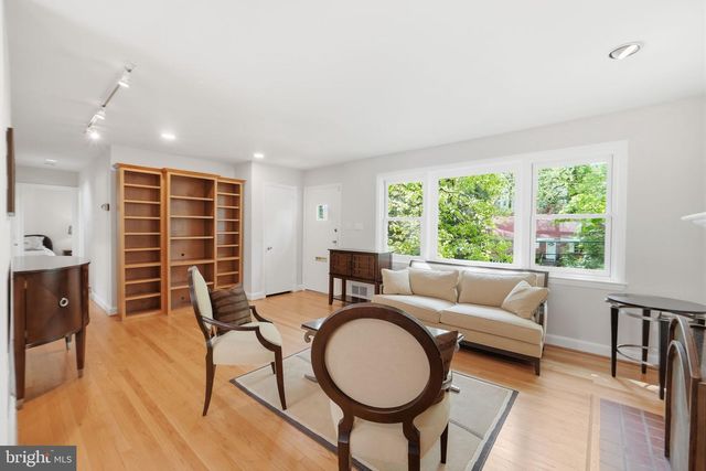 2351 N VERMONT ST N, Arlington, VA 22207