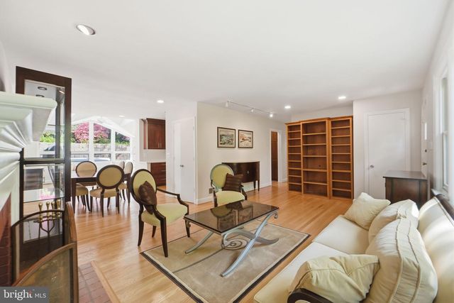 2351 N VERMONT ST N, Arlington, VA 22207