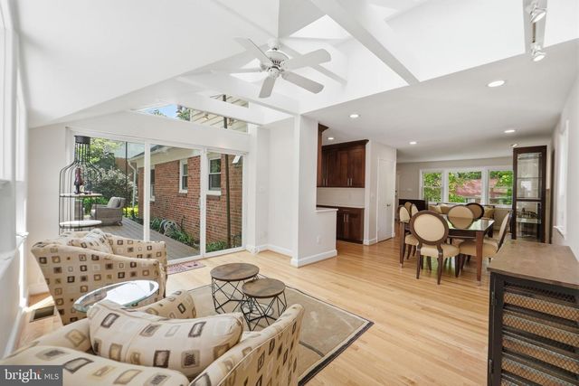 2351 N VERMONT ST N, Arlington, VA 22207