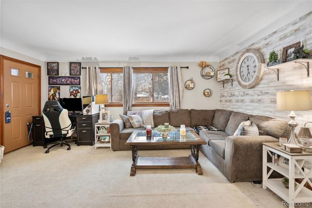 2059 Covert Road, Burton, MI 48509