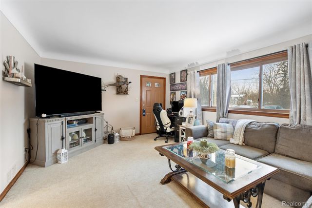 2059 Covert Road, Burton, MI 48509