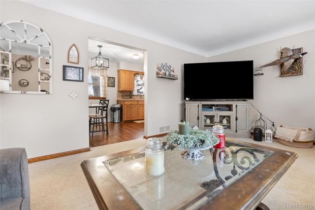 2059 Covert Road, Burton, MI 48509