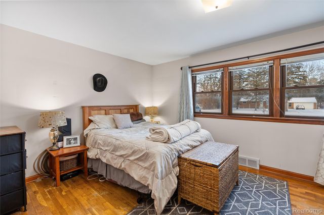 2059 Covert Road, Burton, MI 48509