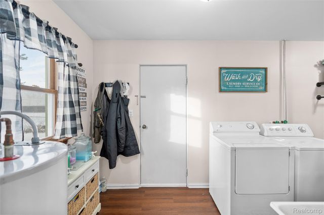 2059 Covert Road, Burton, MI 48509