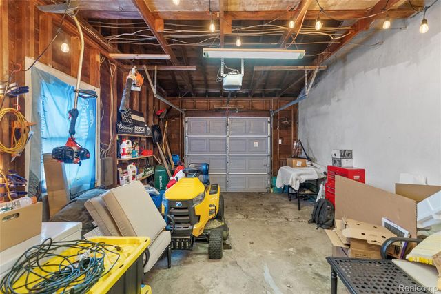 2059 Covert Road, Burton, MI 48509