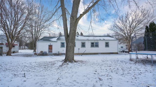 2059 Covert Road, Burton, MI 48509
