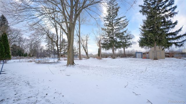 2059 Covert Road, Burton, MI 48509