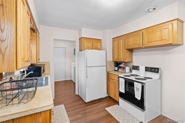 2059 Covert Road, Burton, MI 48509