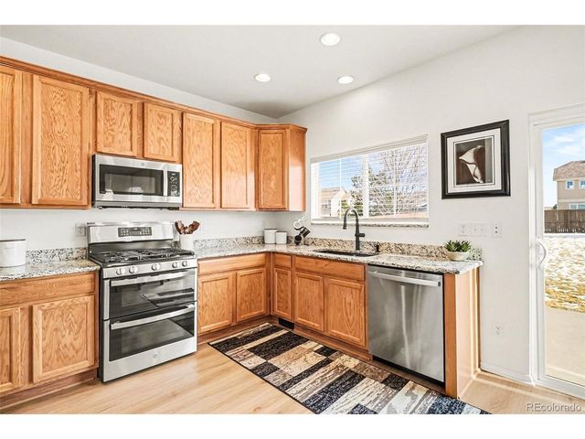 90 Falmouth St, Castle Rock, CO 80104