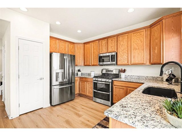 90 Falmouth St, Castle Rock, CO 80104