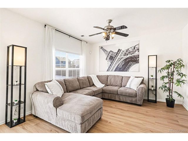 90 Falmouth St, Castle Rock, CO 80104