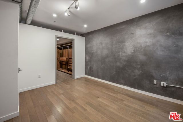 527 Molino Street 202, Los Angeles, CA 90013