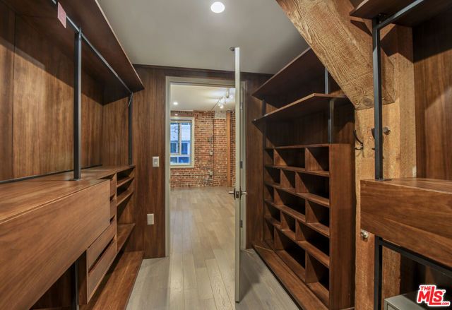 527 Molino Street 202, Los Angeles, CA 90013