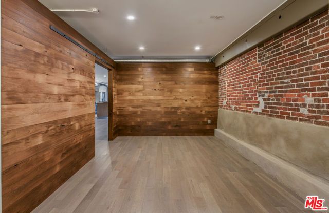 527 Molino Street 202, Los Angeles, CA 90013