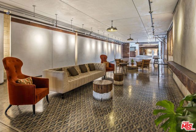 527 Molino Street 202, Los Angeles, CA 90013