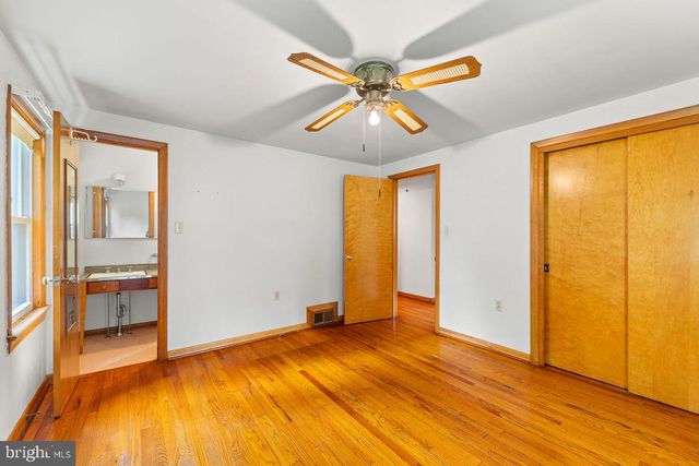 304 WATER ST, Edinburg, VA 22824