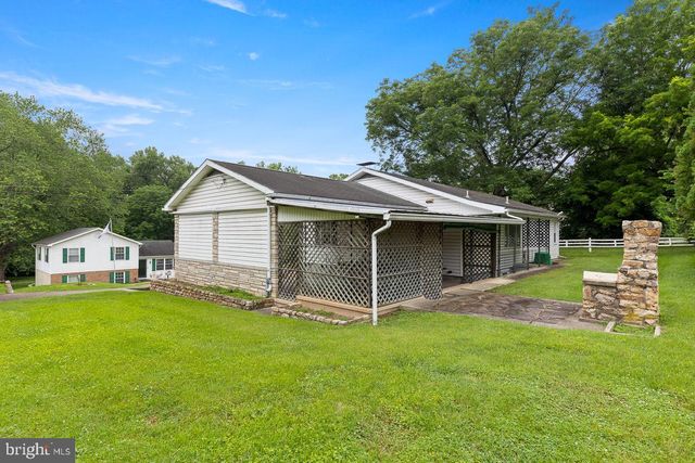 304 WATER ST, Edinburg, VA 22824