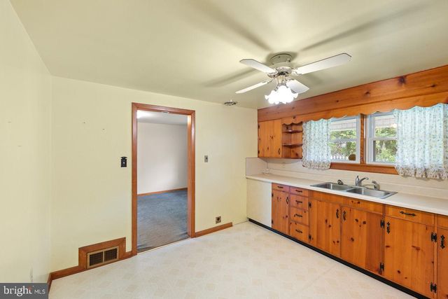 304 WATER ST, Edinburg, VA 22824