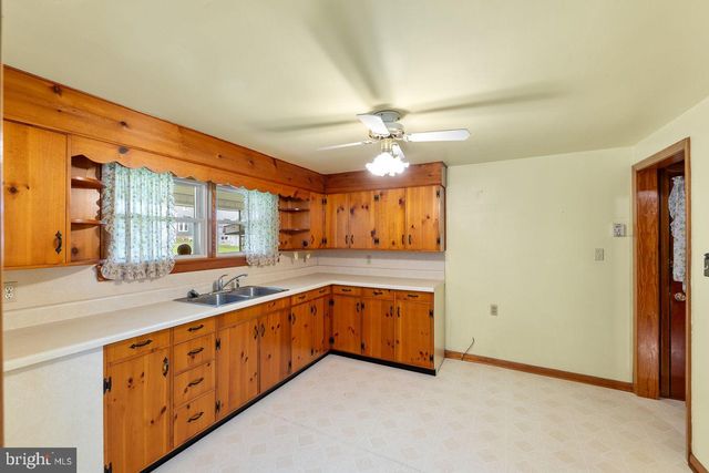 304 WATER ST, Edinburg, VA 22824