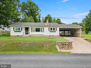 304 WATER ST, Edinburg, VA 22824