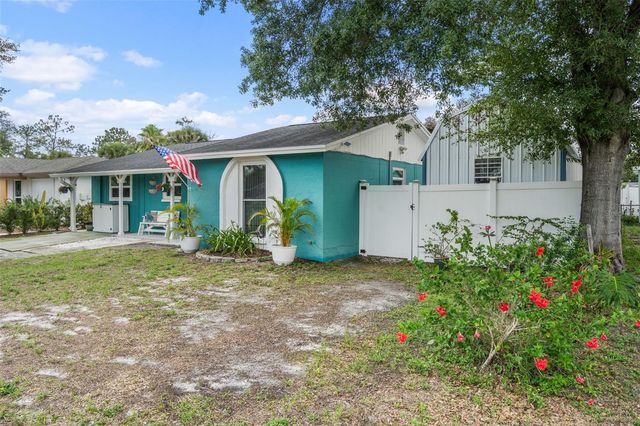 7906 WOODVINE CIRCLE, Tampa, FL 33615