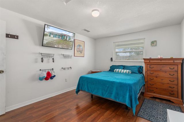 7906 WOODVINE CIRCLE, Tampa, FL 33615