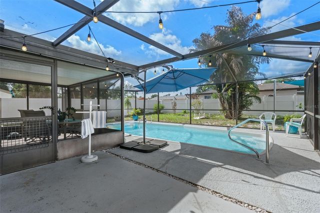 7906 WOODVINE CIRCLE, Tampa, FL 33615